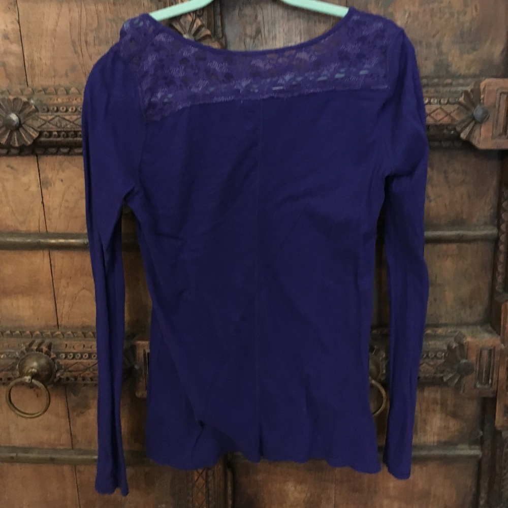 💙Vici Lace Layering Tee🤗 - Picture 3 of 3